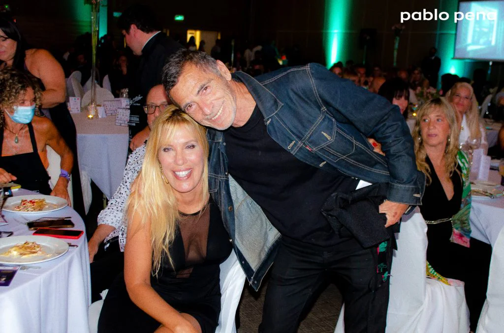 Llega un clásico de nuestro país: “Cena de Famosos” Montevideo 2026 105 271813986 4982203881829852 5512315224059278654 n 4982203915163182