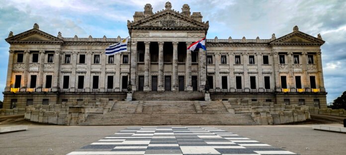 Nuevo llamado laboral del Parlamento