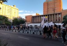 Cientos de personas se movilizaron en Punta del Este y Montevideo contra la prospección petrolera
