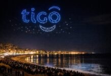 Tigo llega a Uruguay con un impactante show de drones en la Rambla de Montevideo Lanzamiento de TIGO en la rambla de Uruguay