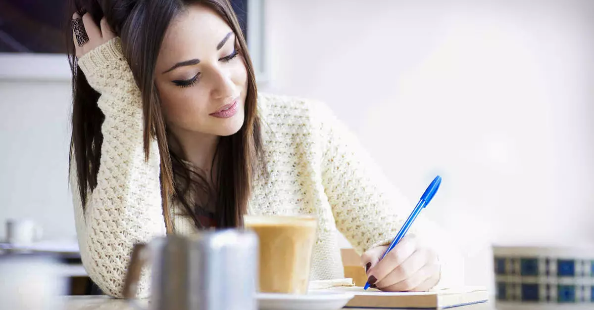 personas-zurdas.jpg persona zurda escribiendo
